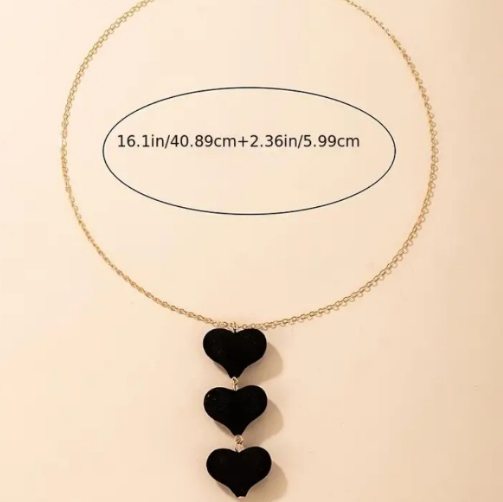 Stunning black hearts necklace - Picture 3 of 5